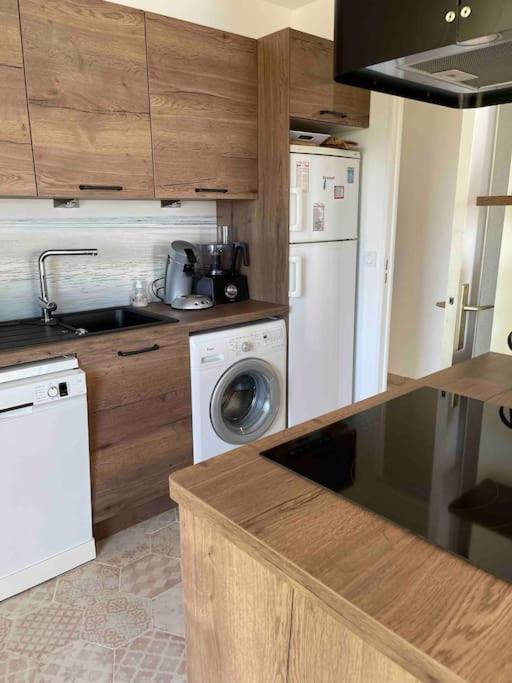 Appartement Bord De Mer Avec Garage Menton Exterior foto